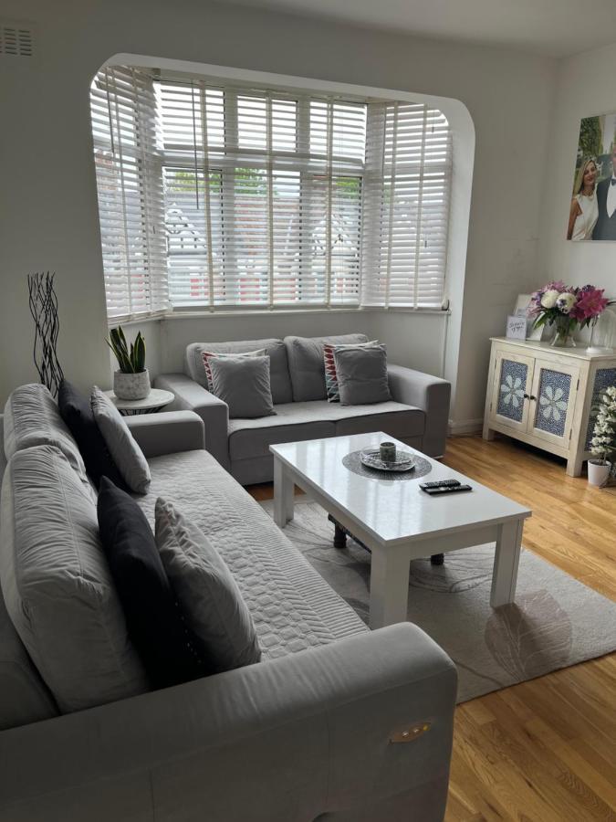 Lovely 2-Bedroom Apartment In Zone 2 London Bagian luar foto